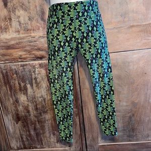 Lularoe One Size snake print leggings